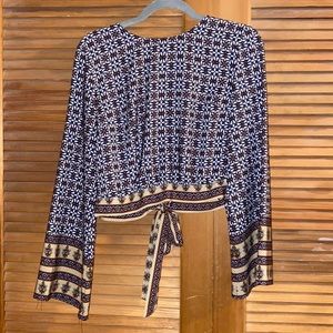 Wide sleeve patterned navy blouse